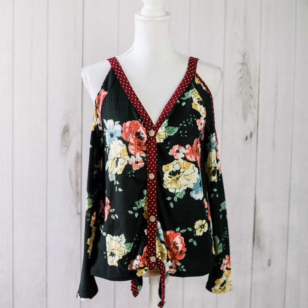 The Jessa Top- black floral cold shoulder - Picture 3 of 9
